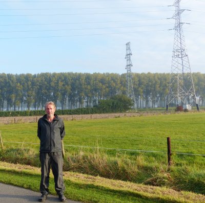 TWEE BOVENGRONDSE HOOGSPANNINGSLIJNEN VERDWIJNEN