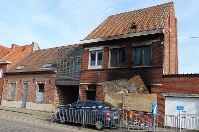 WONING ONBEWOONBAAR NA UITSLAANDE BRAND
