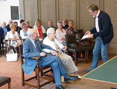 HENRIETTE EN ALBERT HAND IN HAND IN HET BRILJANT