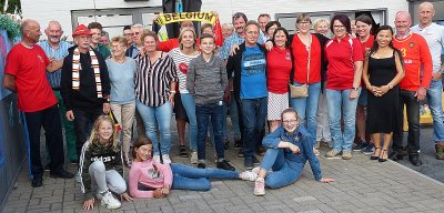 SUPPORTERS VAN DE DEAF DEVILS TE GAST IN CAFE 