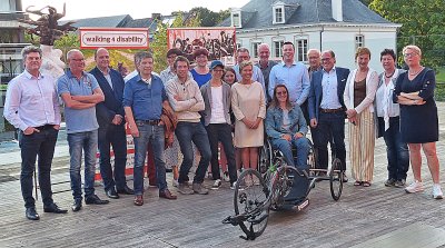 CYCLING 4 DISABILITY ONDERSTEUNT SPORTERS MET EEN BEPERKING