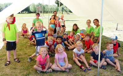 MEER SCHADUW VOOR SPELENDE KINDEREN OP DE ZANDAKKERS