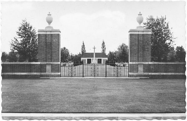 ADEGEM Ingang Kanadees Kerkhof