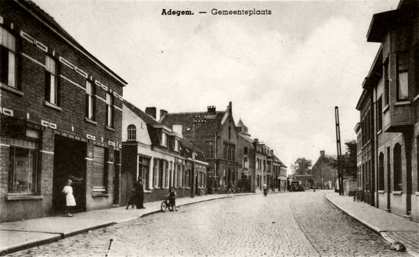Adegem. - Gemeenteplaats