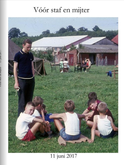 Vóór staf en mijter - Voorpagina